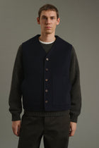 Soeur Frère Romain vest deep navy i dobbeltvævet uld på model