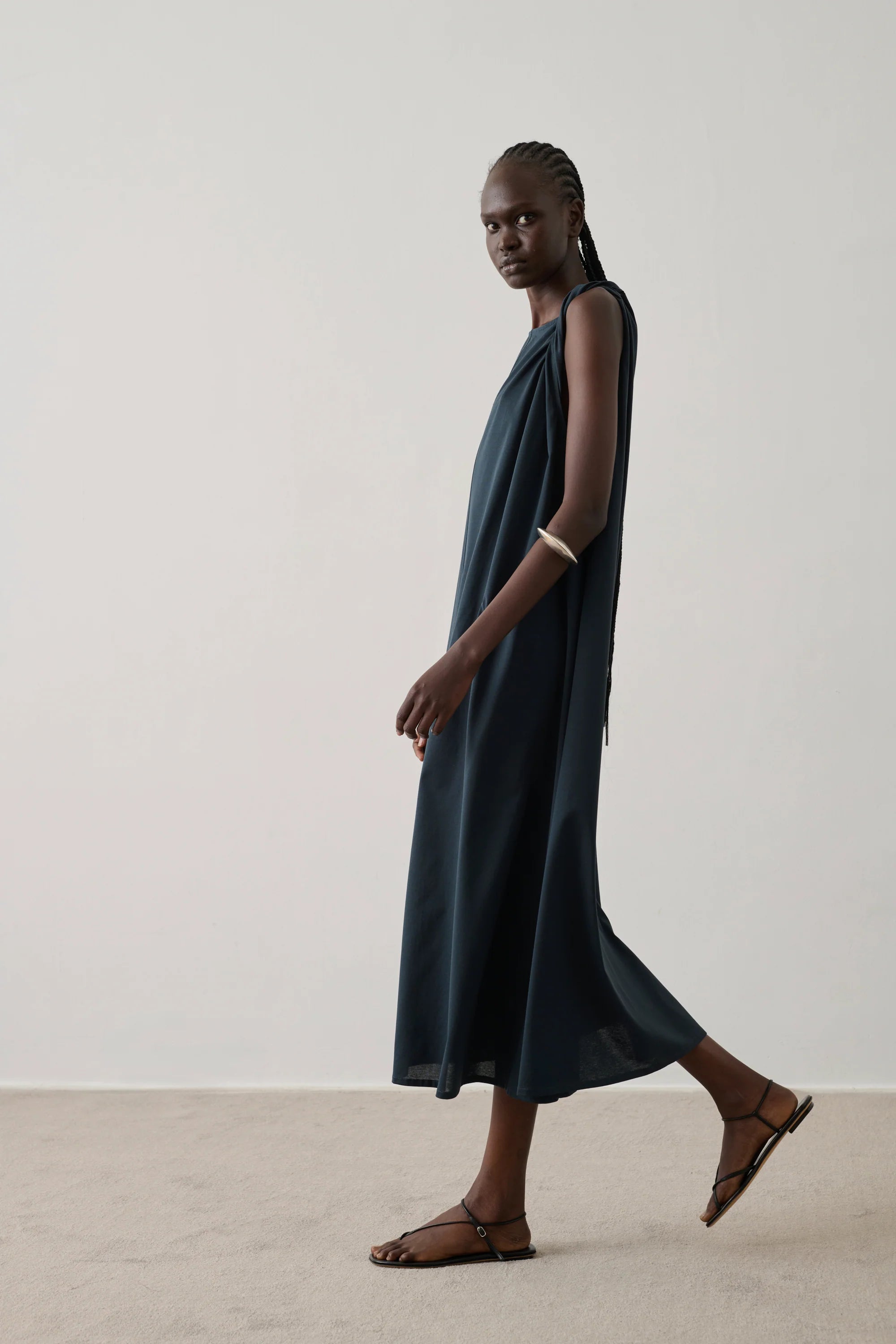 Debby Dress, Pétrole