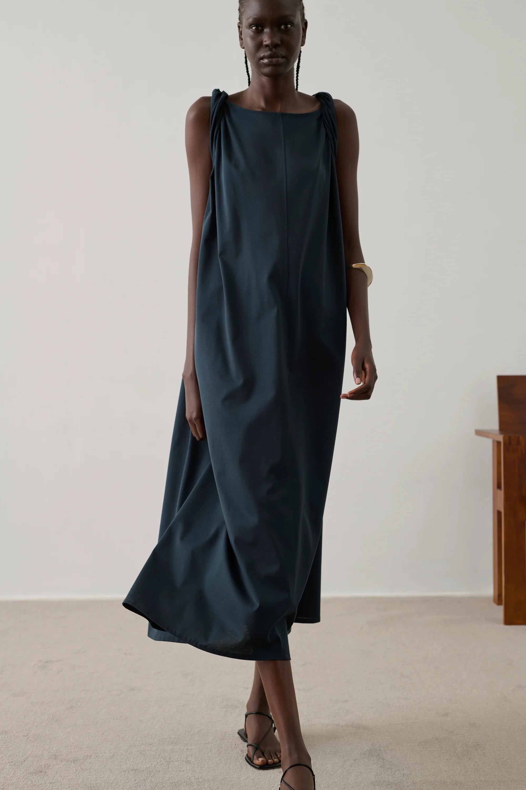 Debby Dress, Pétrole