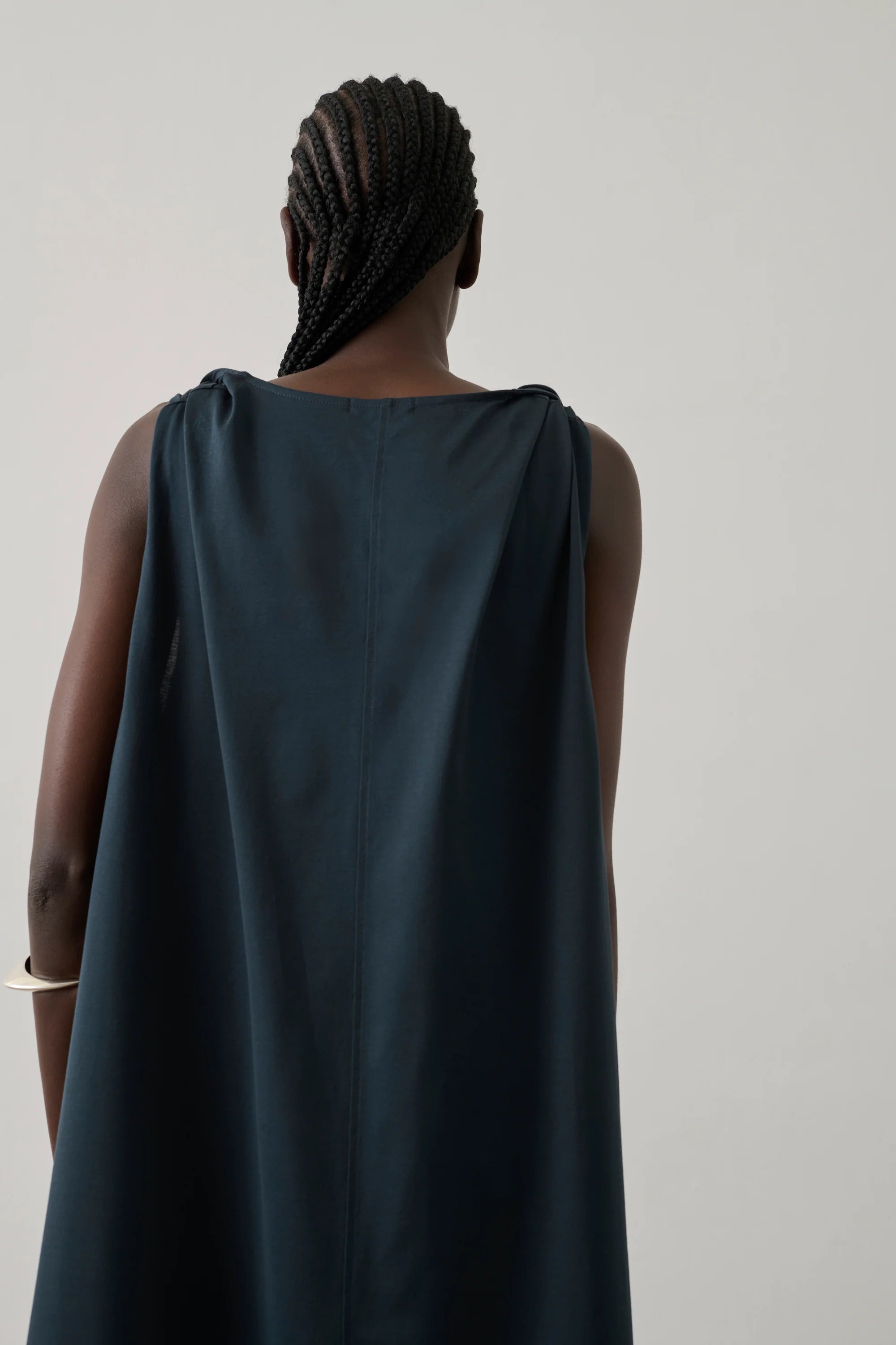 Debby Dress, Pétrole