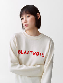 Blaatrøie No. 1, Off White/ Red embroidery