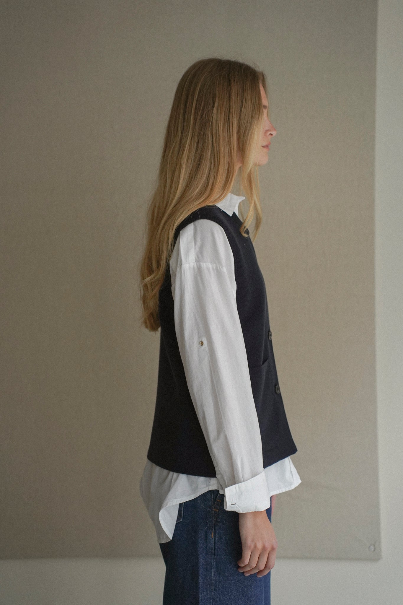 Elva Vest, Navy