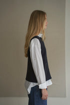 Elva Vest, Navy
