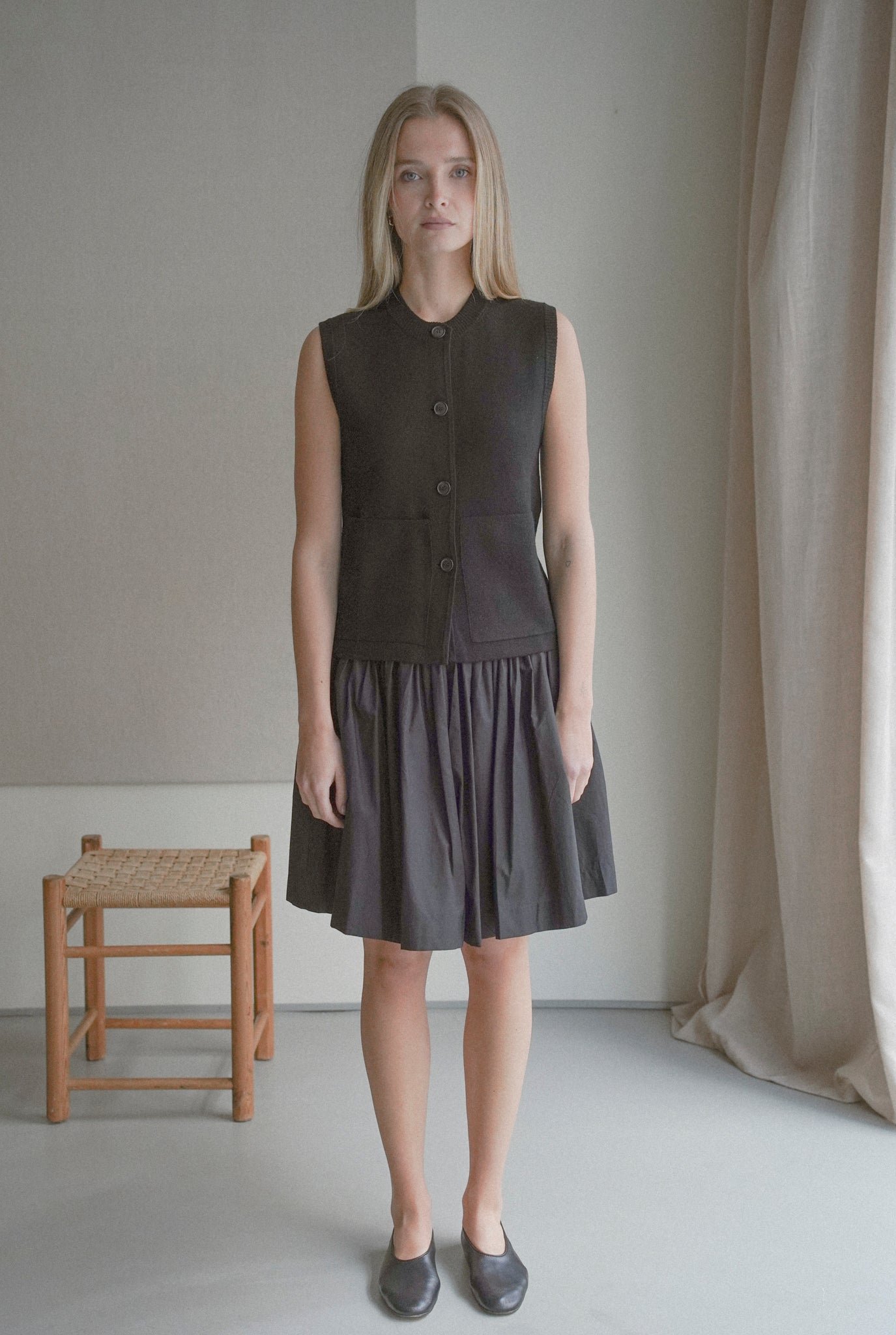Elva vest – pure merino wool, Black