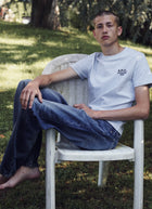 A.P.C. Fairfax Jeans Indigo Delavé på model