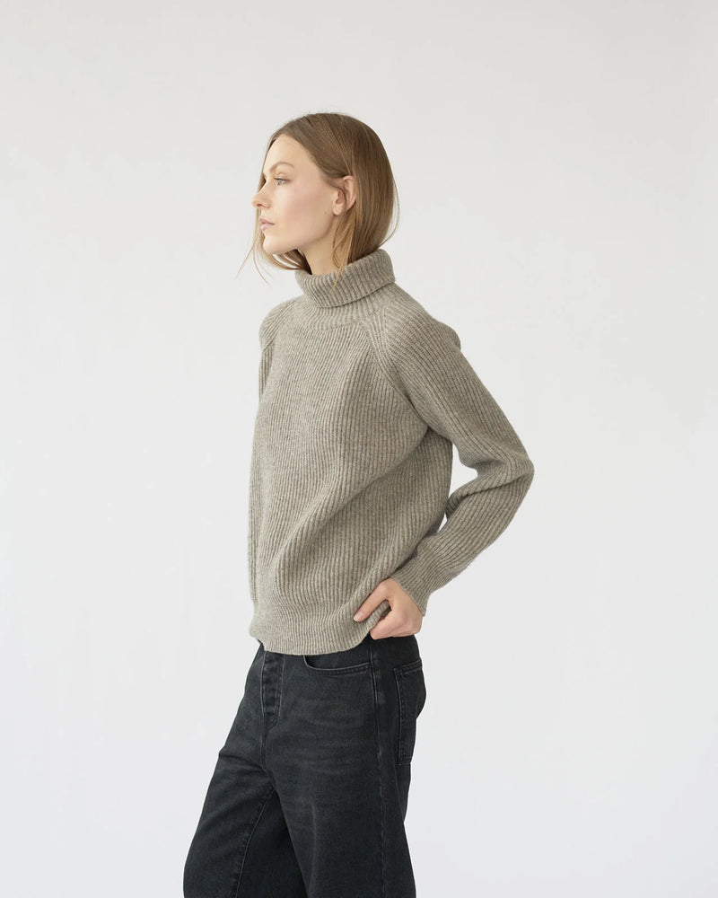 Shetland Wool Turtleneck, Nature