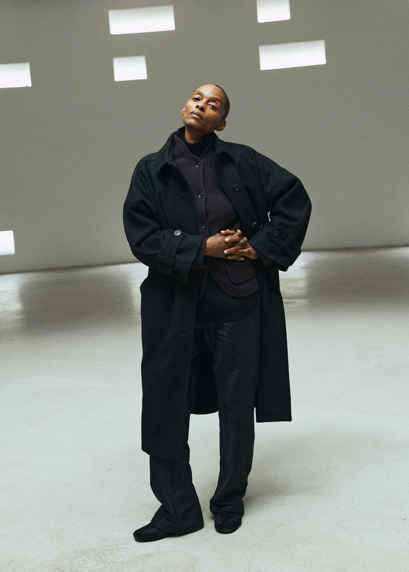 Jo Coat Loden i Black – look fra Aiayu AW26