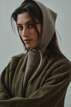Silje knitted triangle scarf, Light Brown Melange