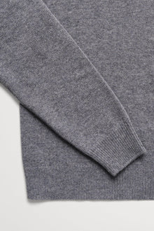 Skall Studio Drew O-neck detalje