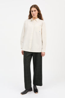 Skall Studio Edgar Shirt Oxford off white detalje