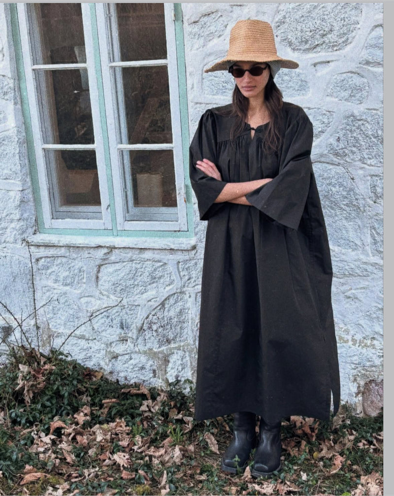 Grethe 3/4 V-Neck Dress, Black