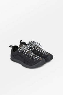 Jasper Split x Skall, Black
