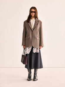 Alberte Blazer, Sand