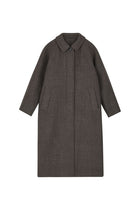 Mary Coat, Mole