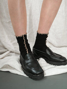Kusama Socks sort med sko