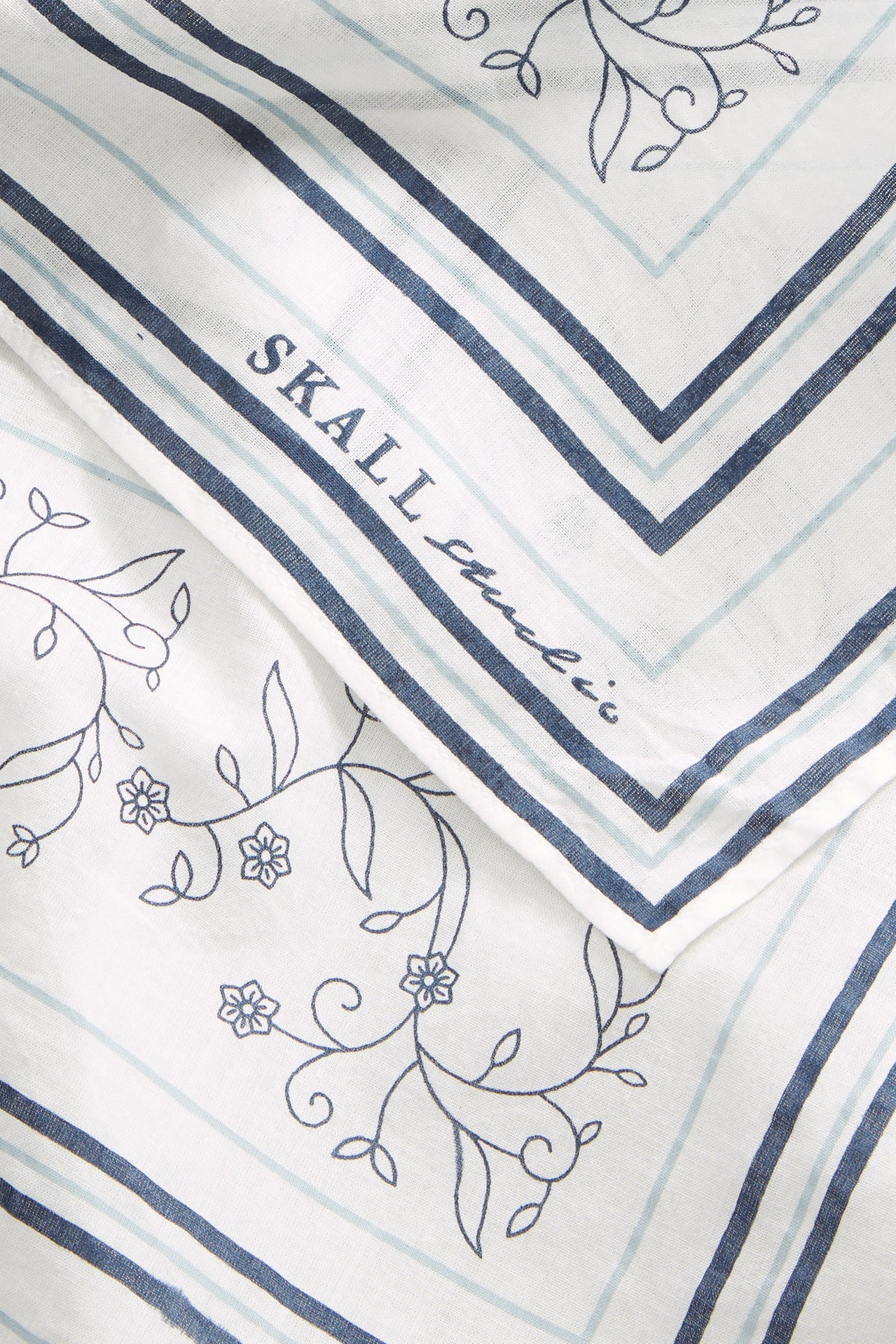 Classic Scarf 55x55, Light cream/Blue