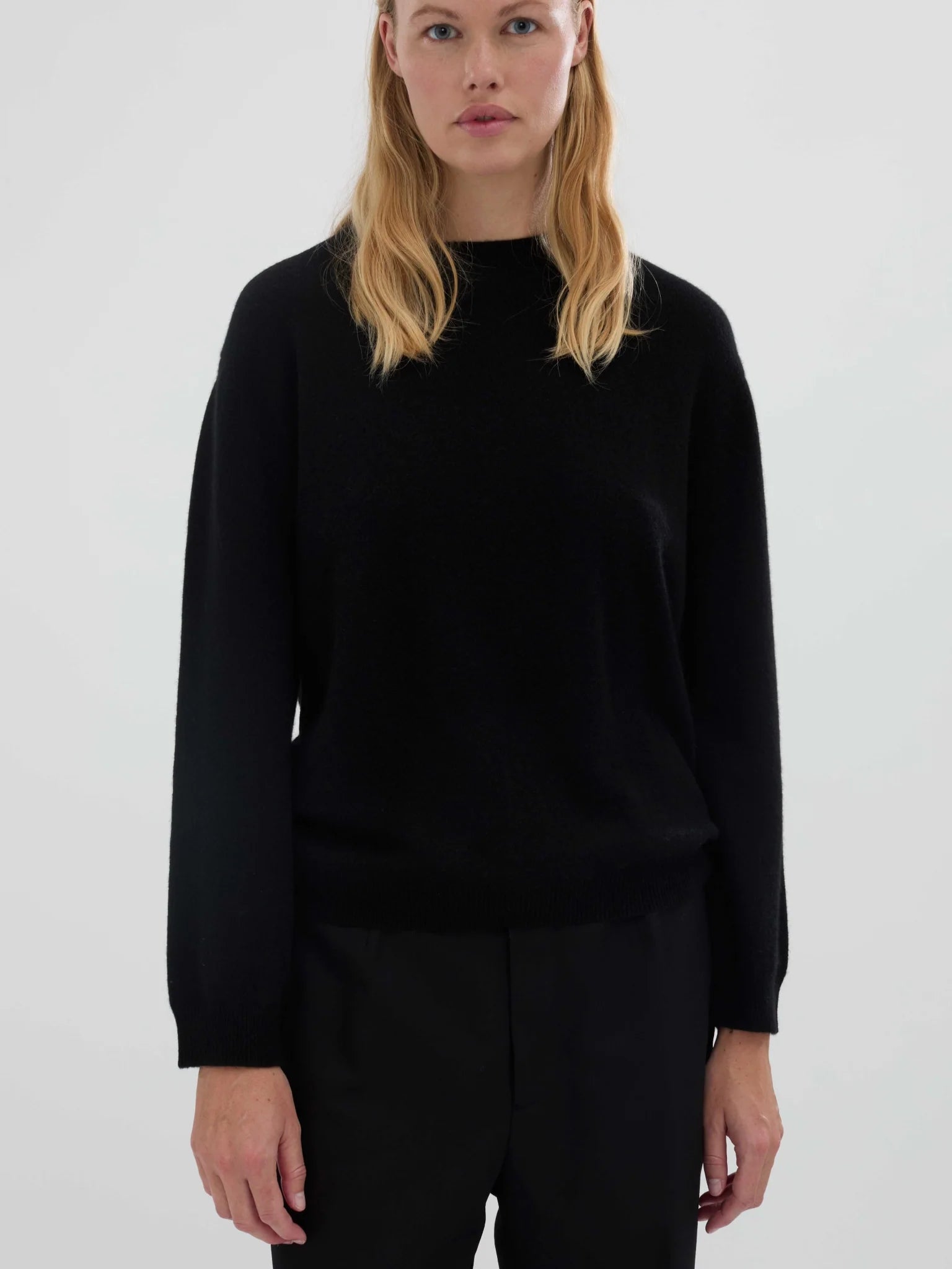 Women's Oversized Roundneck, Black