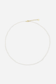 Tiny pearl necklace