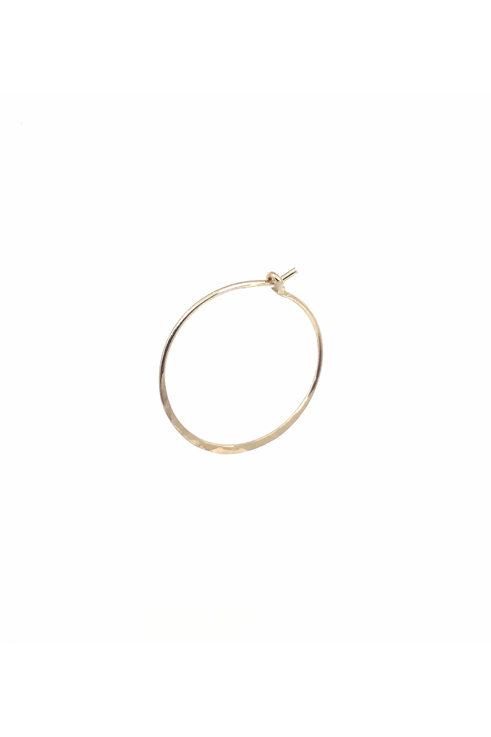 Naima Hoop, Medium